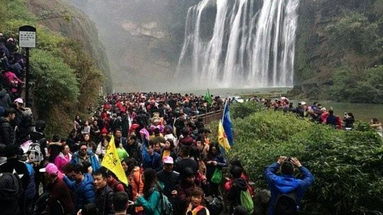 旅游景點人很多