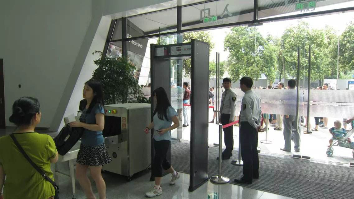 天眼通道式X光安檢機